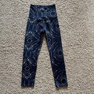 Beyond Yoga Lux Dune Tie Dye High Waisted Leggings Crop  Cropped length. Blue an